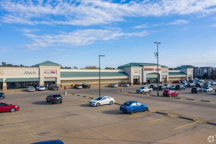 Pioneer Square Shopping Ctr Stillwater